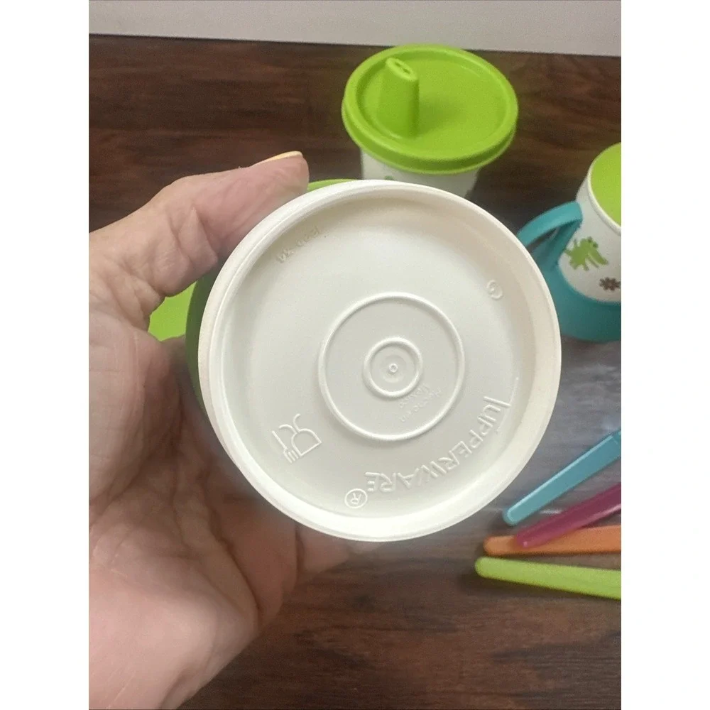 Tupperware Snack Containers & Lids One With Dividers, 2 Cups w Lids Animal Print